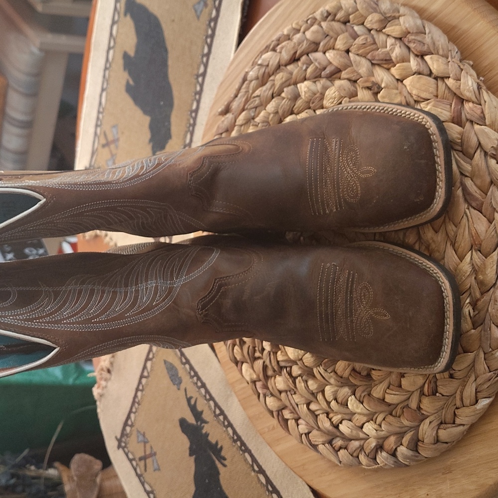 Ariat Western Cowboy Boots - Picture 2 of 5